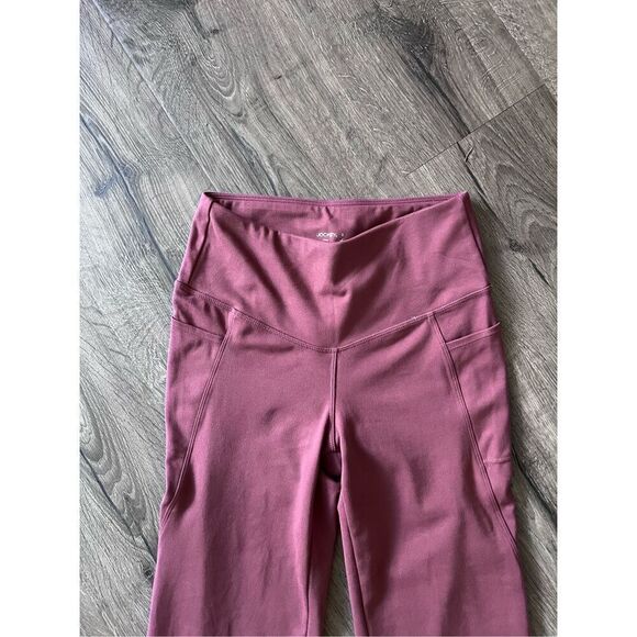 Jockey Ladies' Yoga Capri Cropped Slit Flare Pant  size Small - Picture 4 of 7